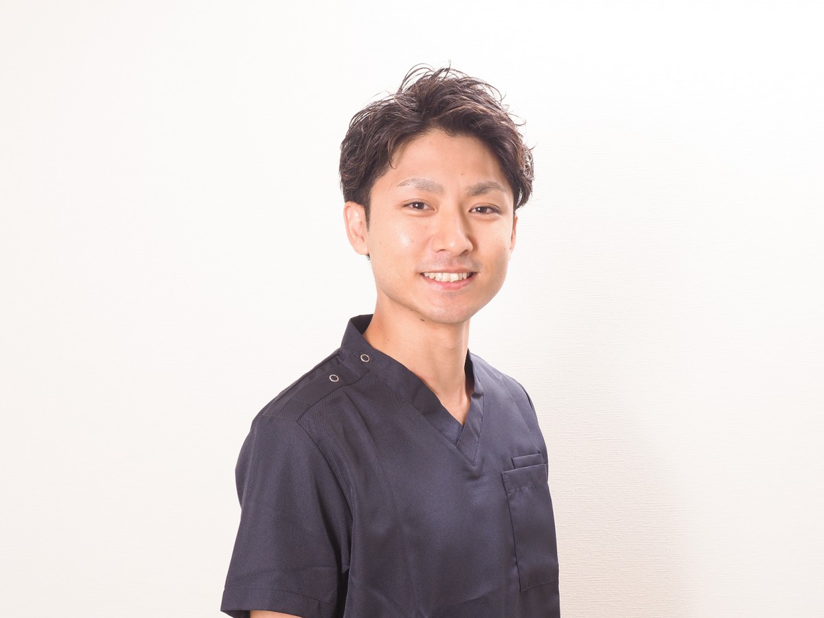 歯科技工士　小澤 紘史　生産部長